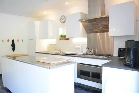 Maison 22 personnes, 8 chambres à Denée : photo 3