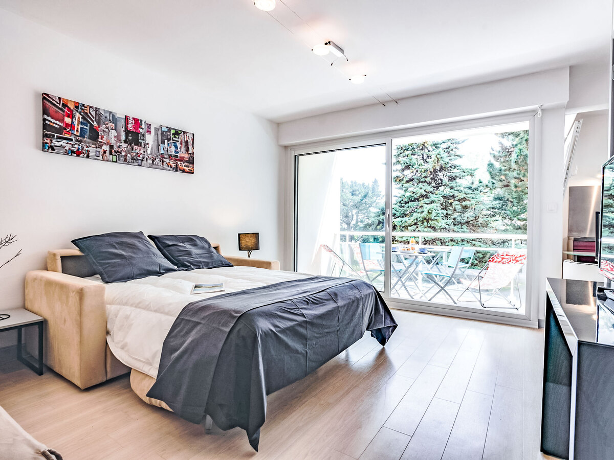 Studio rénové 26 m² avec balcon vue jardin à Carnac - Photo 2