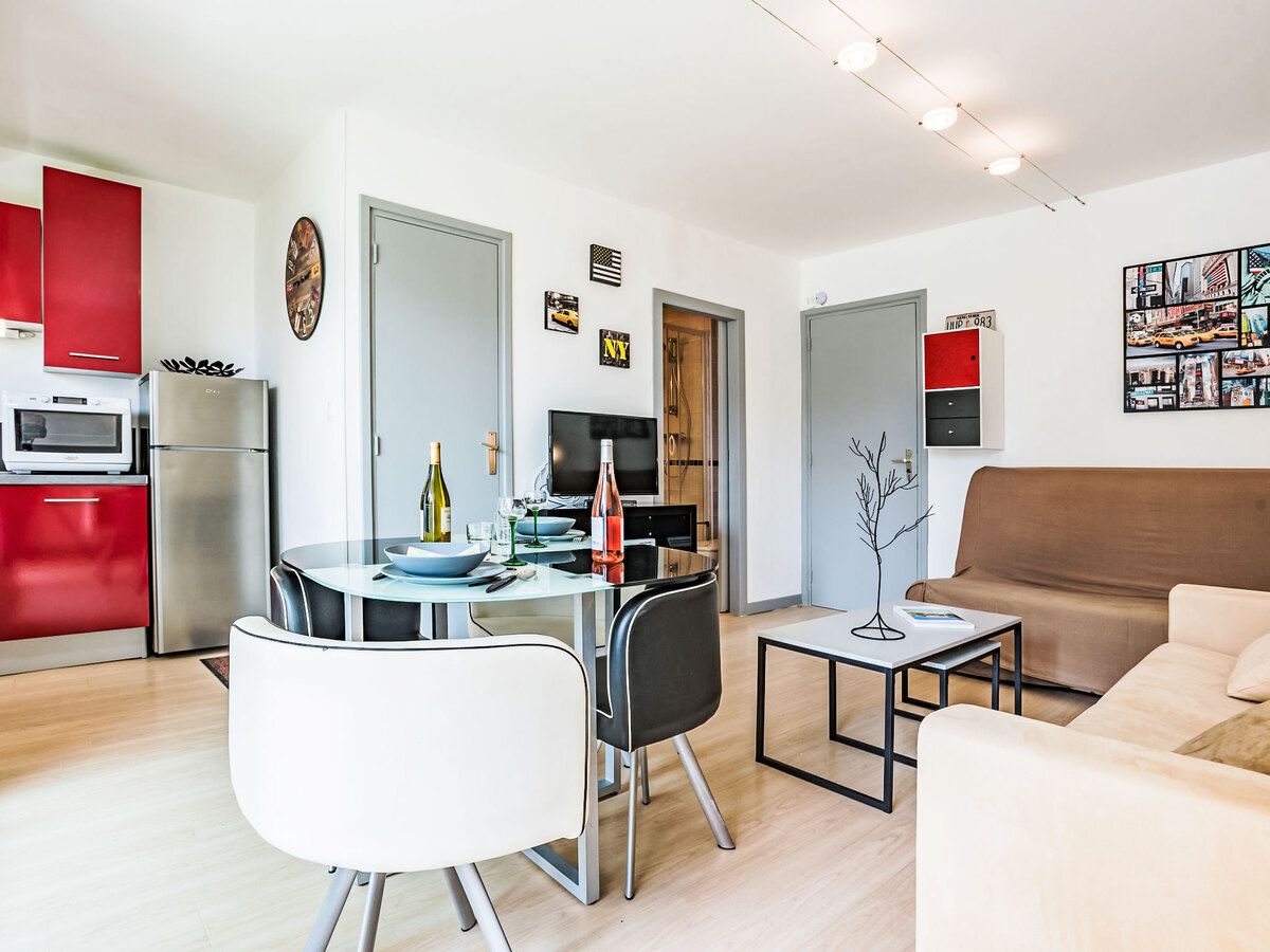 Studio rénové 26 m² avec balcon vue jardin à Carnac - Photo 6