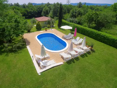 Maison Lucija avec piscine à Labin
