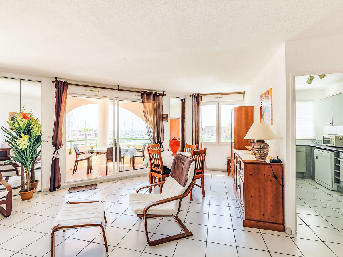 Appartement Bleu Marine à Fréjus, vue mer et port - Photo 3