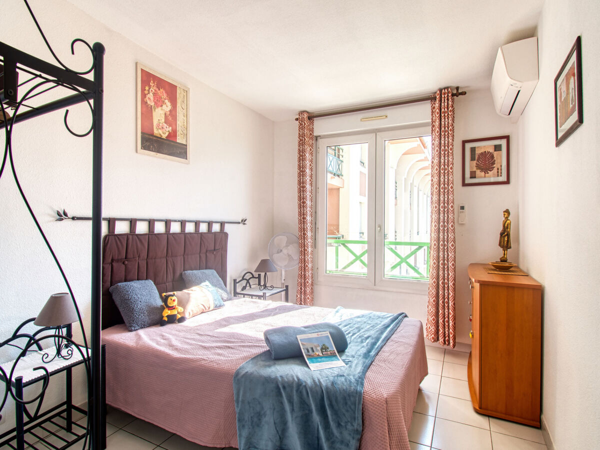 Appartement Bleu Marine à Fréjus, vue mer et port - Photo 11