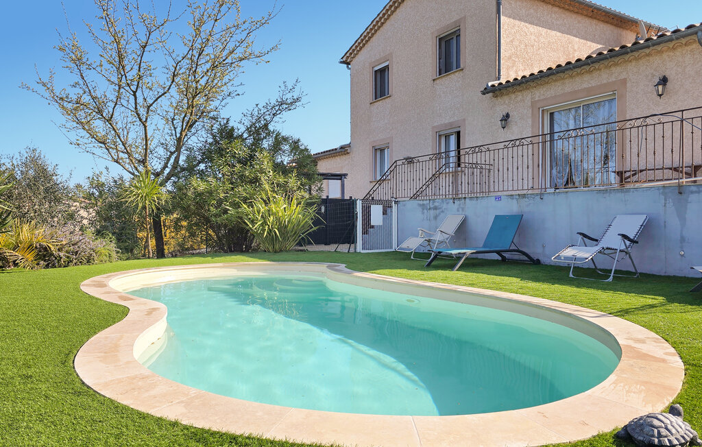 Maison moderne à Barjac avec piscine partagée - Photo 1