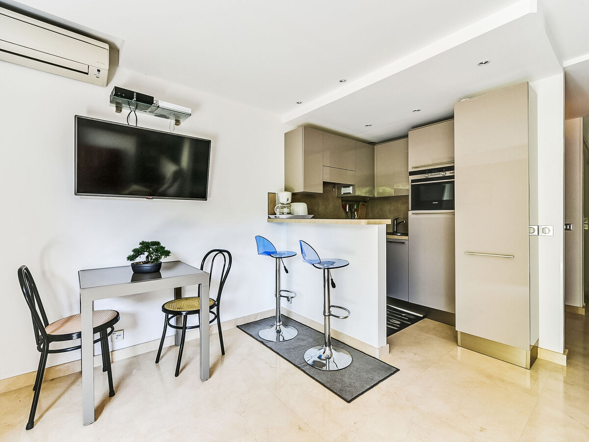 Studio rénové avec terrasse et accès piscine à Cannes - Photo 3