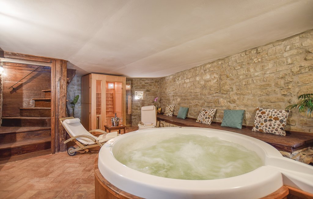 Maison jumelée avec sauna et jacuzzi à Comano - Photo 1
