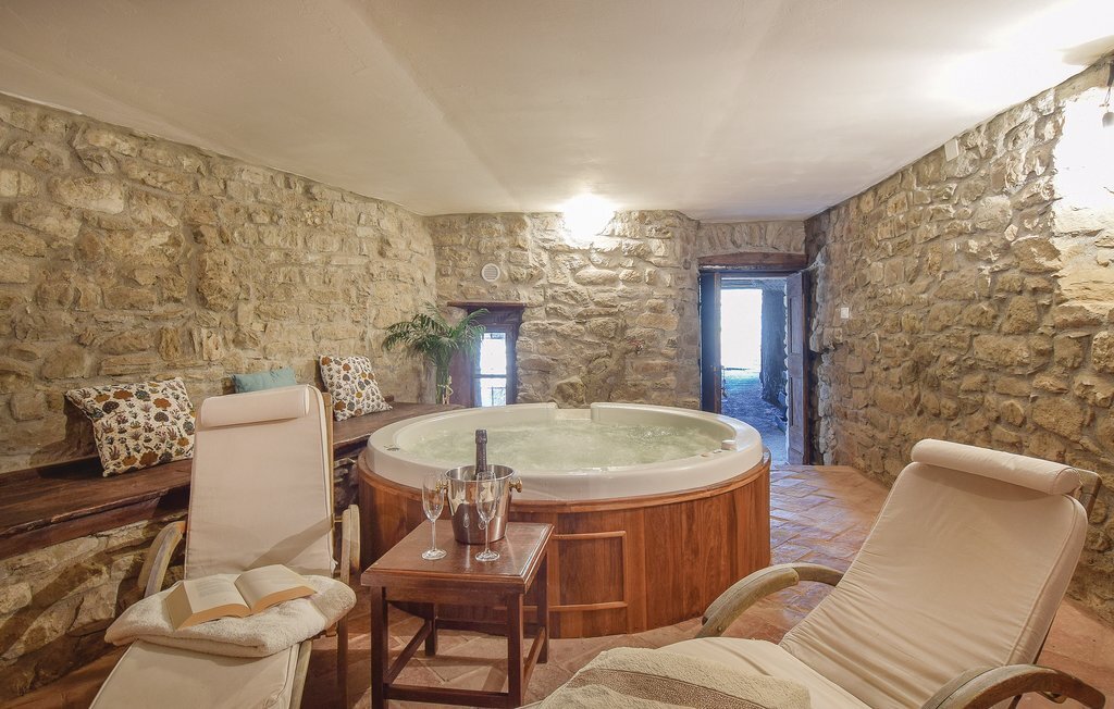 Maison jumelée avec sauna et jacuzzi à Comano - Photo 21
