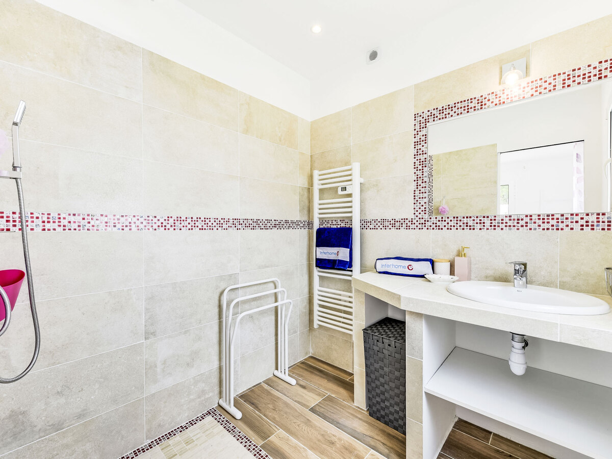 Les Hautes Terres : maison 4 chambres avec piscine à Cogolin - Photo 12