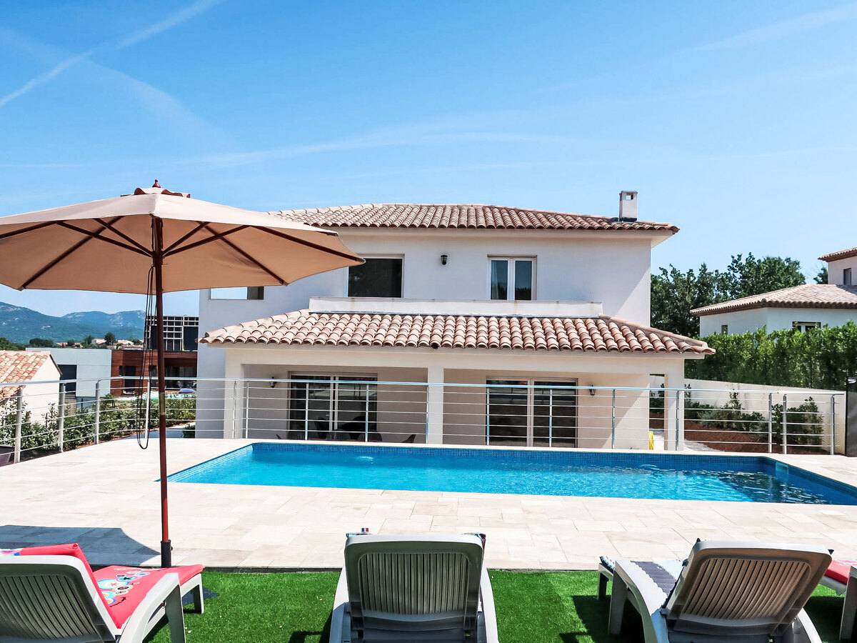 Les Hautes Terres : maison 4 chambres avec piscine à Cogolin - Photo 15