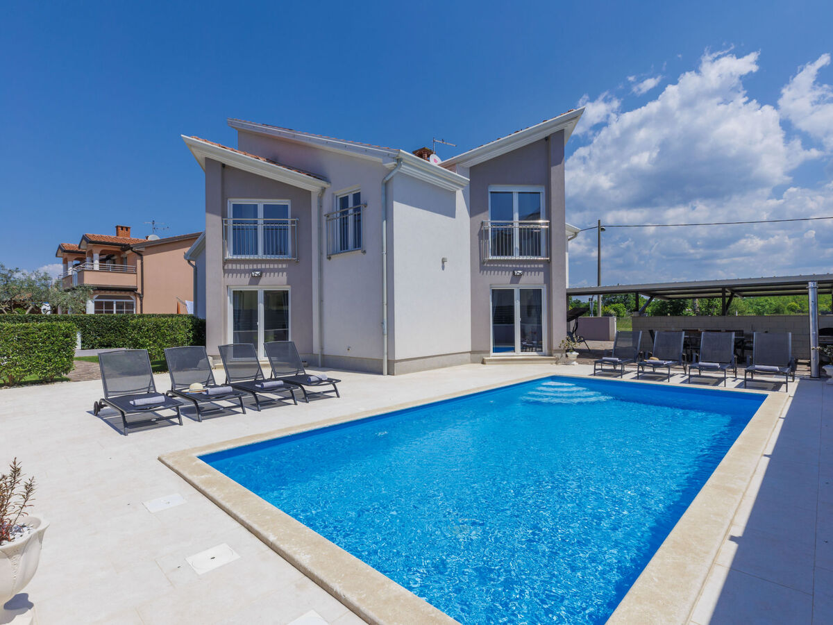 Villa Gocci, maison 270 m² avec piscine privée à Umag - Photo 1