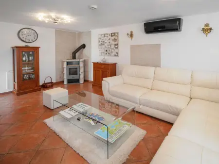 Maison Aleksandra à Pula, 6 pers, terrasse couverte : photo 8