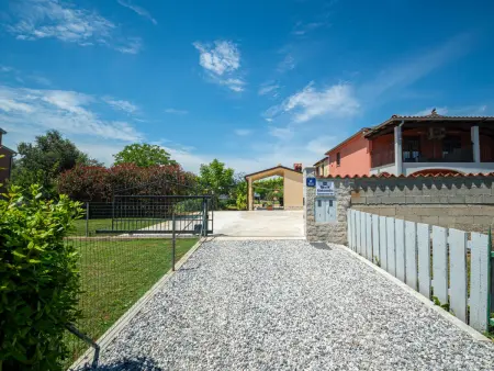Maison Aleksandra à Pula, 6 pers, terrasse couverte : photo 15