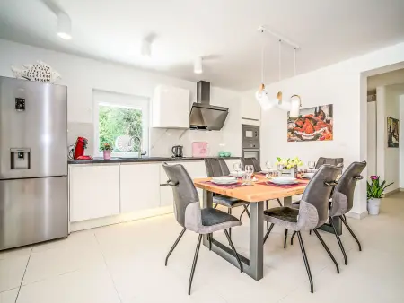 Maison Ivana, 3 chambres avec piscine chauffée à Krk : photo 8