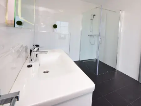 West, maison 5 pièces avec piscine chauffée à Tribunj : photo 12