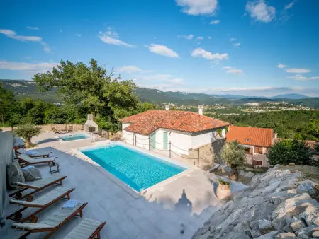 Maison Lapis à Buzet : piscine privée, 3 étages
