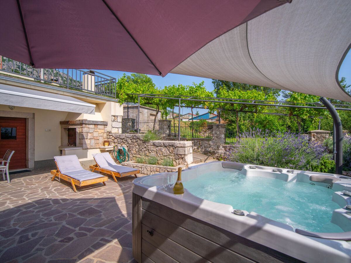 Maison Dedina srića à Crikvenica, piscine chauffée - Photo 1