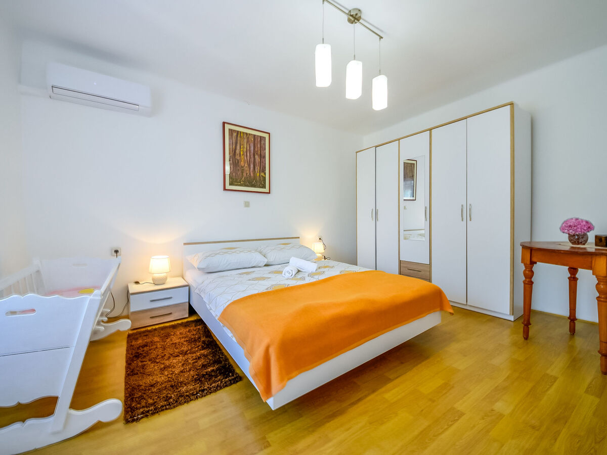Maison Dedina srića à Crikvenica, piscine chauffée - Photo 7