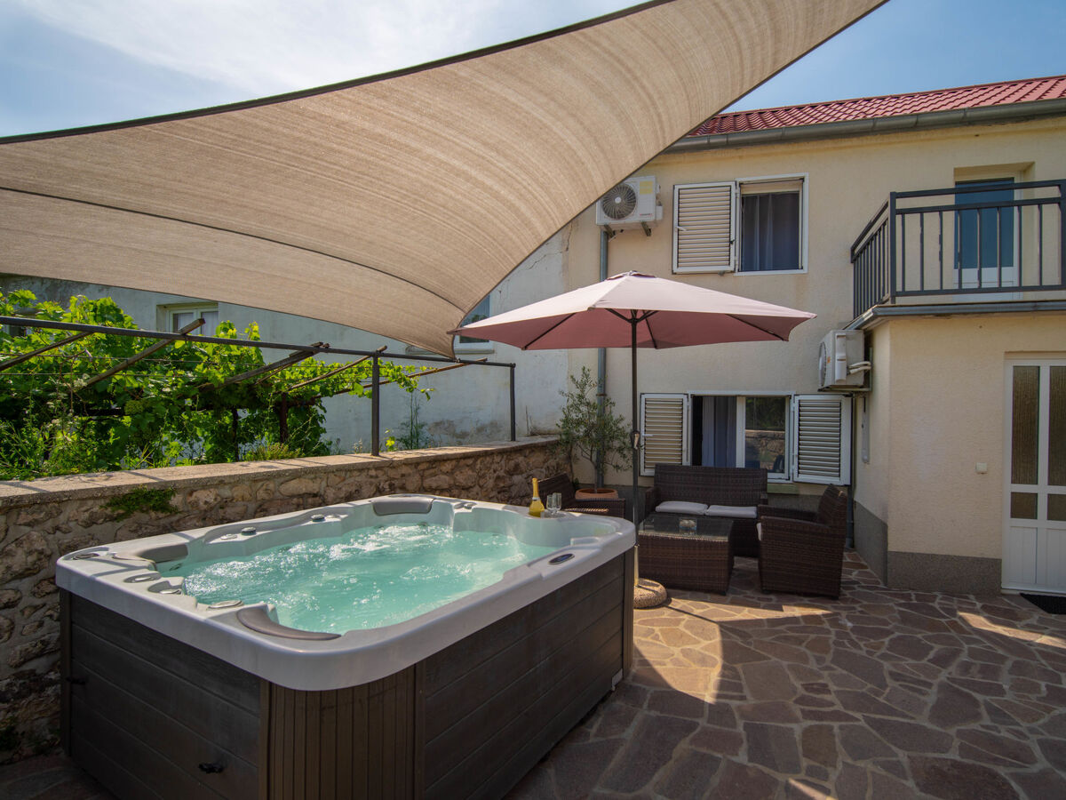 Maison Dedina srića à Crikvenica, piscine chauffée - Photo 13