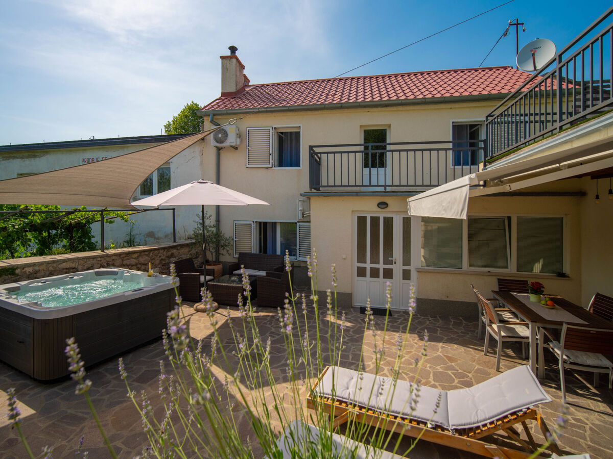 Maison Dedina srića à Crikvenica, piscine chauffée - Photo 15