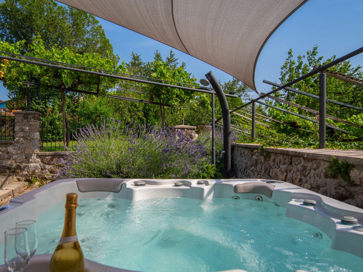 Maison Dedina srića à Crikvenica, piscine chauffée - Photo 27