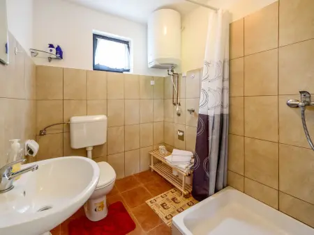 Madera – Maison 6 pers. piscine privée Dugo Selo : photo 18