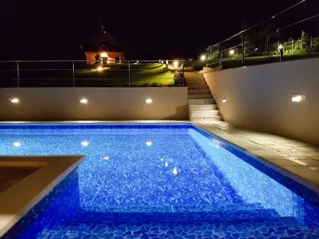 Madera – Maison 6 pers. piscine privée Dugo Selo : photo 24
