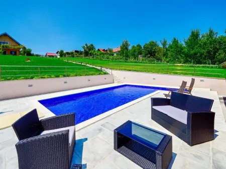Madera – Maison 6 pers. piscine privée Dugo Selo : photo 25
