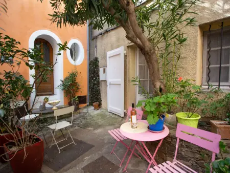 Studio 25 m² Bormes-les-Mimosas, centre village : photo 2