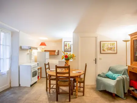 Studio 25 m² Bormes-les-Mimosas, centre village : photo 3
