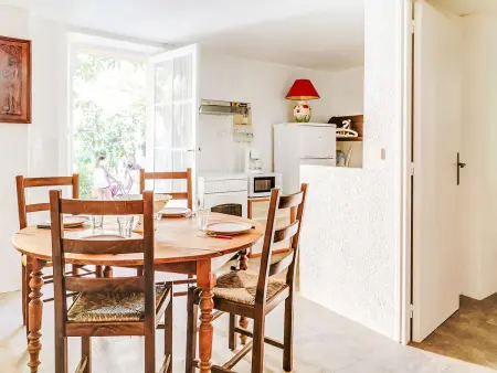 Studio 25 m² Bormes-les-Mimosas, centre village : photo 7