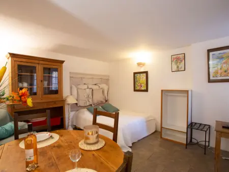Studio 25 m² Bormes-les-Mimosas, centre village : photo 14