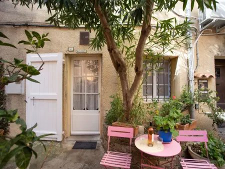 Studio 25 m² Bormes-les-Mimosas, centre village : photo 17