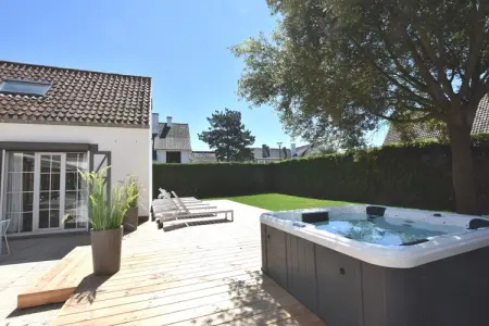 Villa Petunias, Villa de luxe à Saint-Idesbald avec jacuzzi - Photo 1