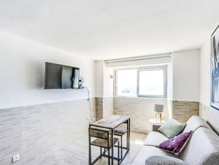 Studio vue mer à 10 m de la plage d'Aiguebelle, Le Lavandou : photo 7
