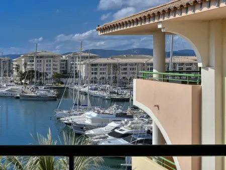 Appartement Bleu Marine, vue port à Fréjus : photo 19
