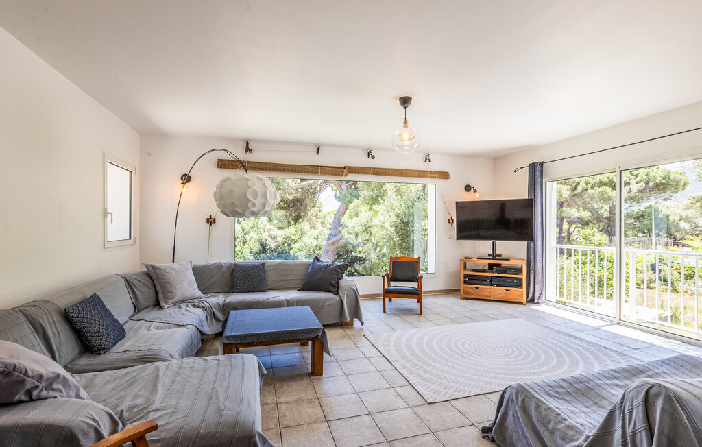 Maison avec piscine privée sur rocher à Calvi - Photo 3