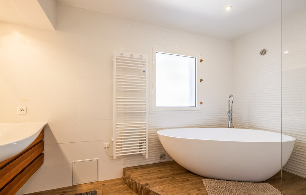 Maison avec piscine privée sur rocher à Calvi - Photo 6