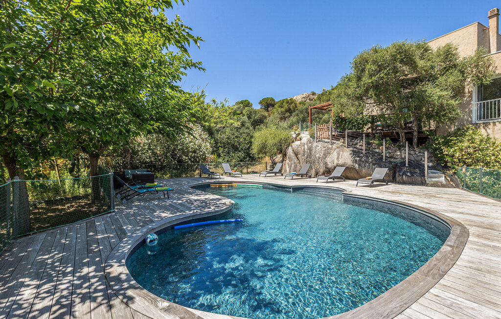 Maison avec piscine privée sur rocher à Calvi - Photo 10