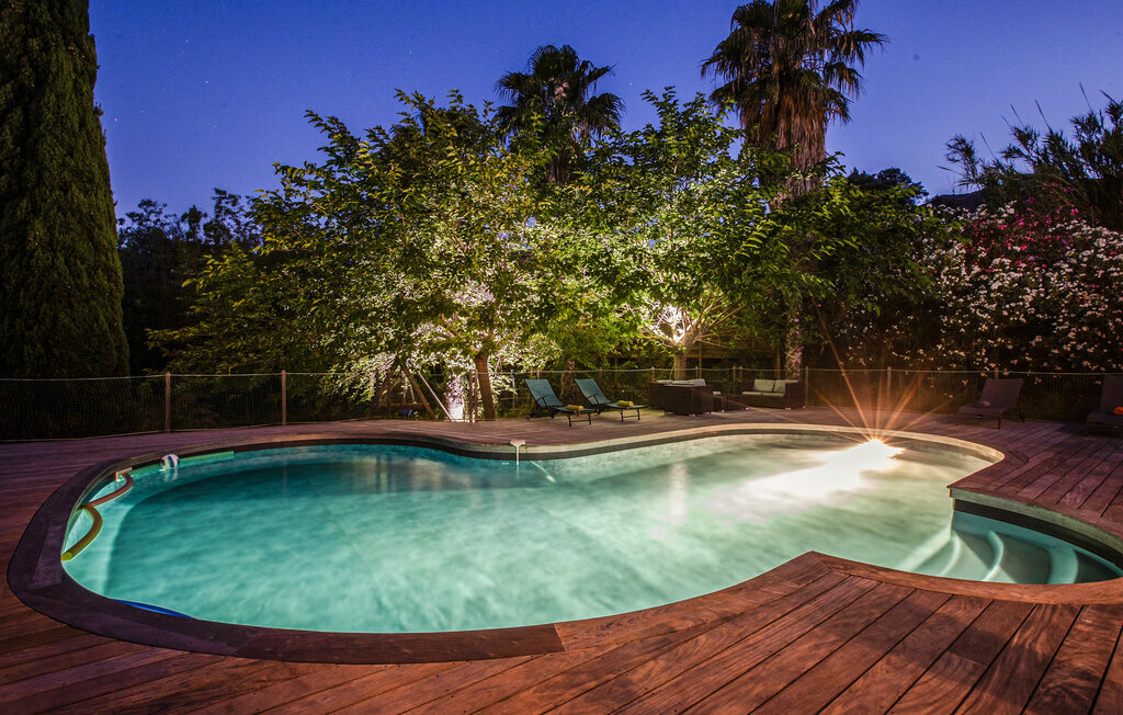 Maison avec piscine privée sur rocher à Calvi - Photo 14