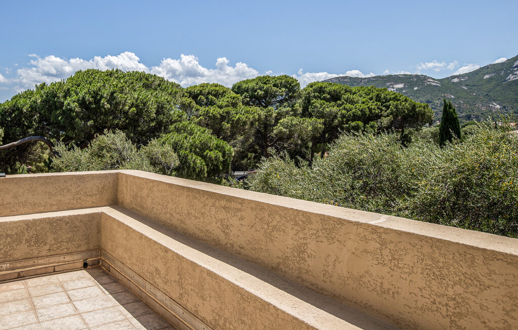Maison avec piscine privée sur rocher à Calvi - Photo 15