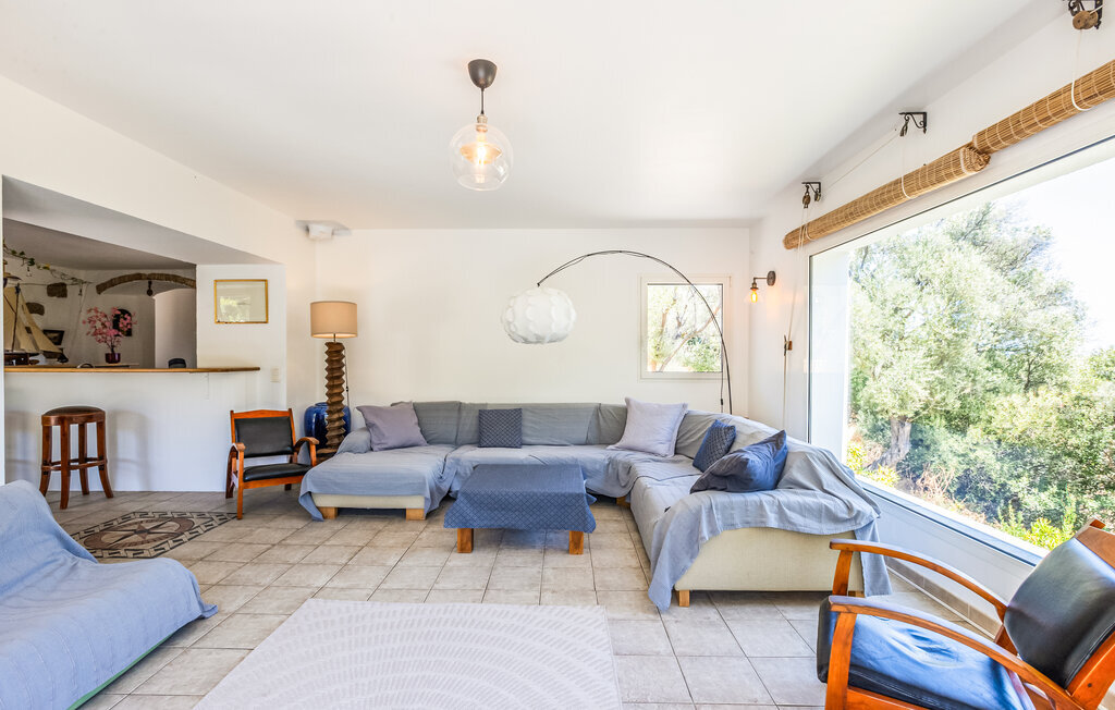 Maison avec piscine privée sur rocher à Calvi - Photo 17