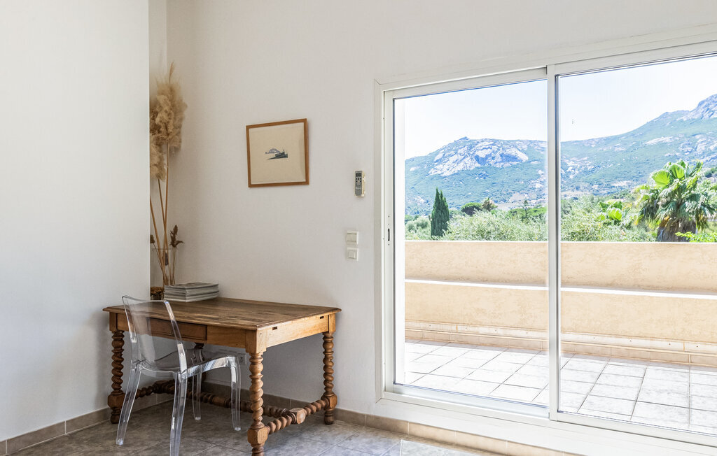 Maison avec piscine privée sur rocher à Calvi - Photo 18