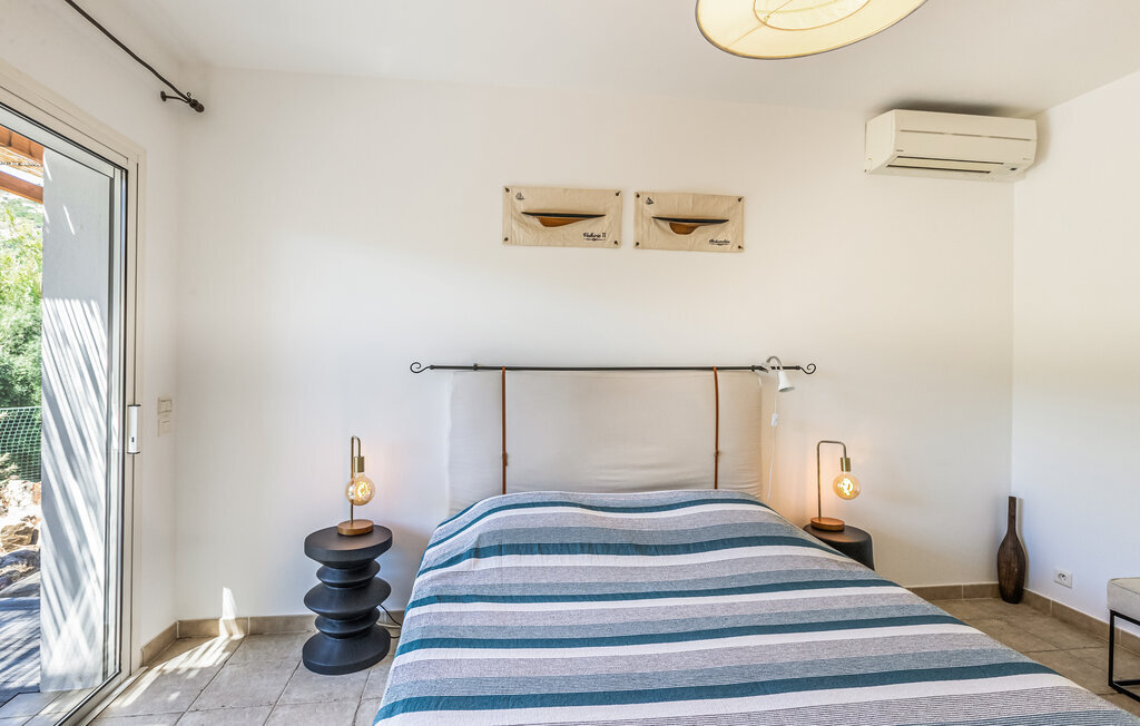 Maison avec piscine privée sur rocher à Calvi - Photo 23