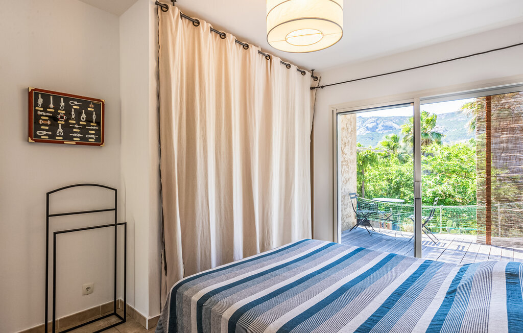 Maison avec piscine privée sur rocher à Calvi - Photo 24