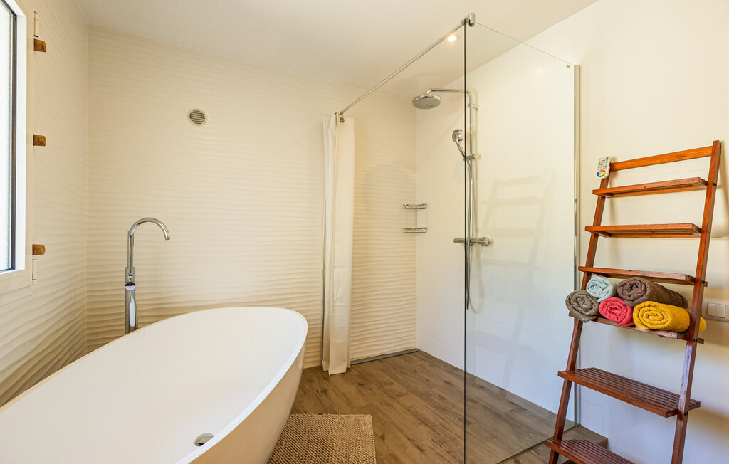 Maison avec piscine privée sur rocher à Calvi - Photo 25