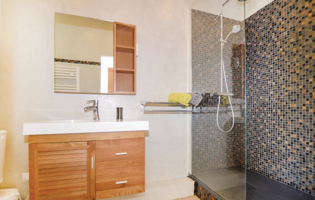Maison avec piscine privée sur rocher à Calvi - Photo 26