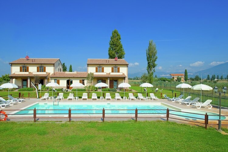 Villa Spello à Cannara : piscine et vue sur Assise - Photo 9