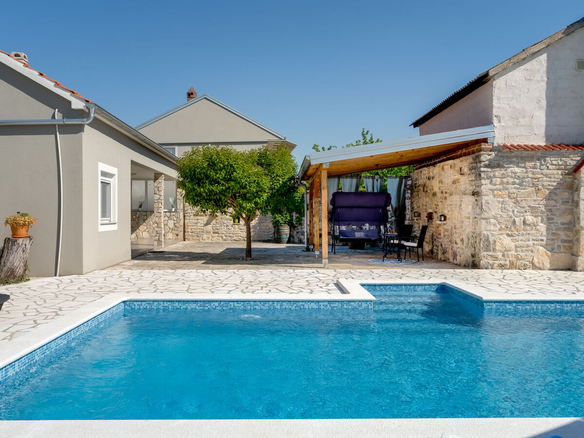 Maison Branka avec piscine privée à Novigrad - Photo 27