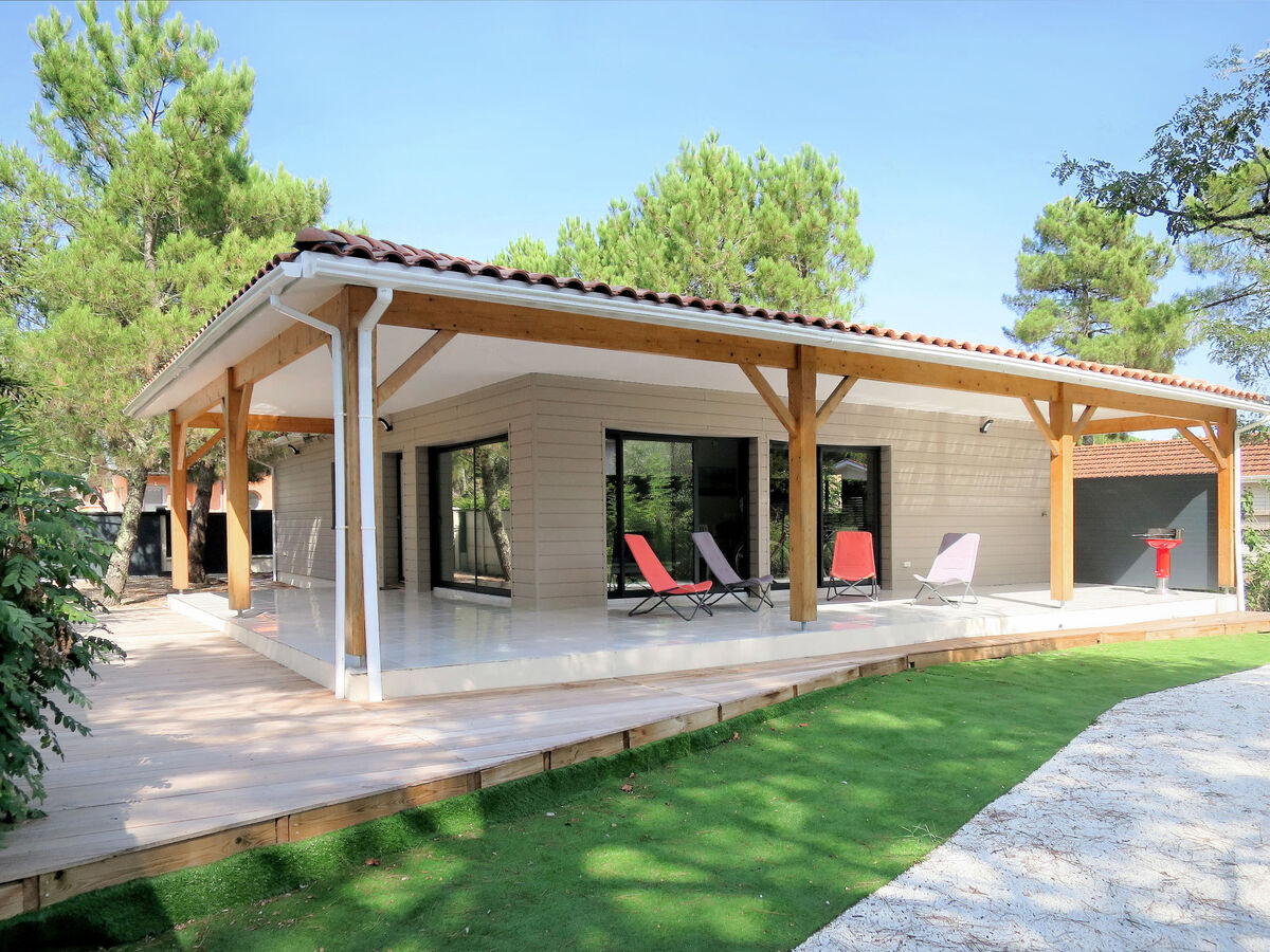 Maison Yara à Lacanau : 3 chambres, terrasse couverte - Photo 1