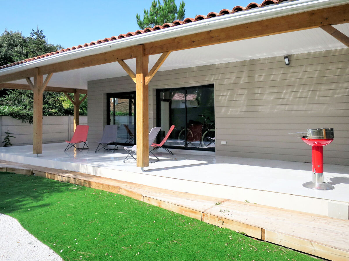 Maison Yara à Lacanau : 3 chambres, terrasse couverte - Photo 6