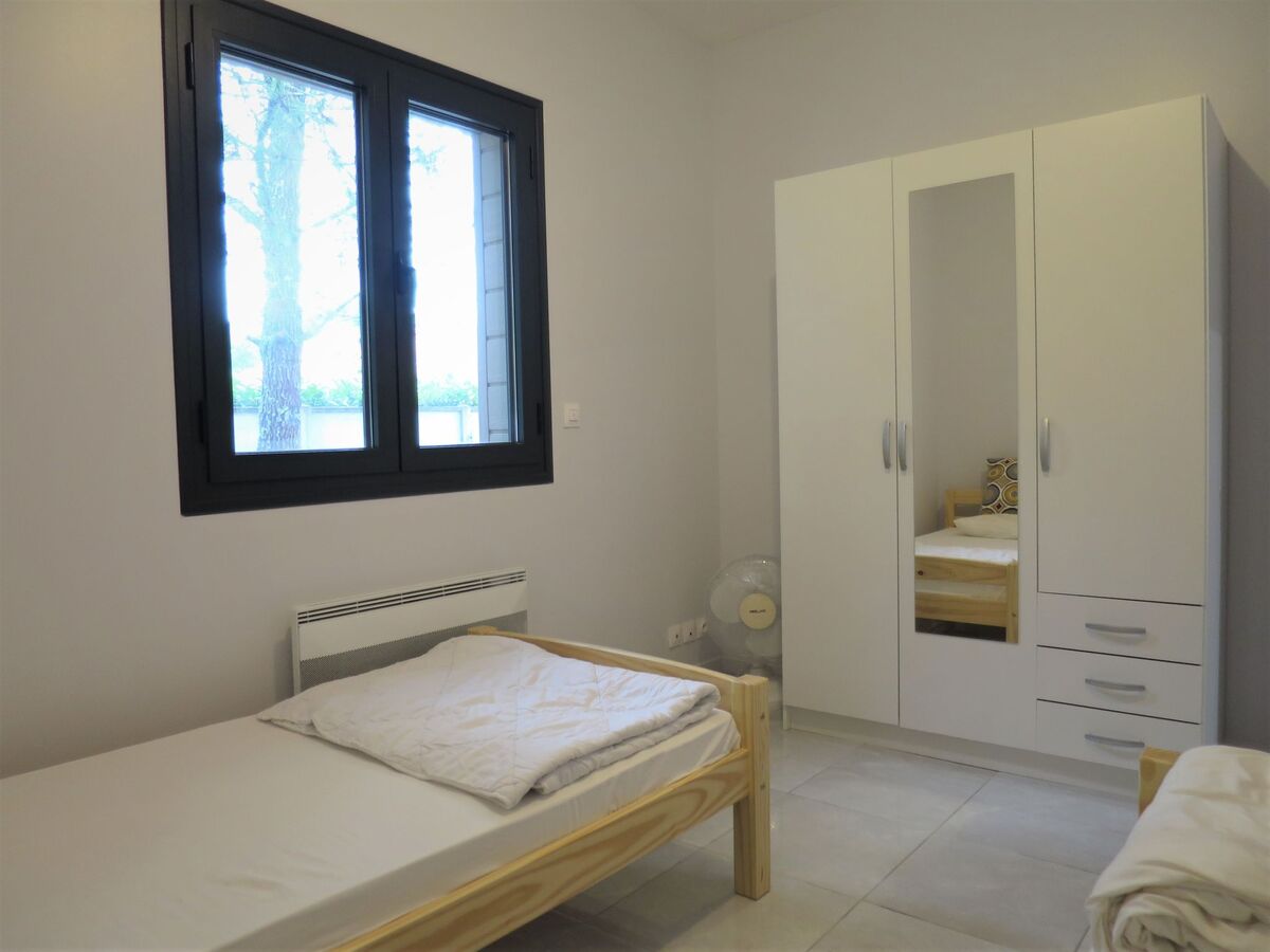 Maison Yara à Lacanau : 3 chambres, terrasse couverte - Photo 11